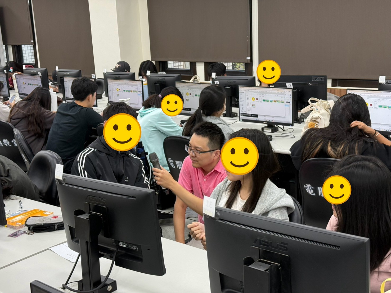 每組回答一句就加 1 分,同學搶著舉手分享